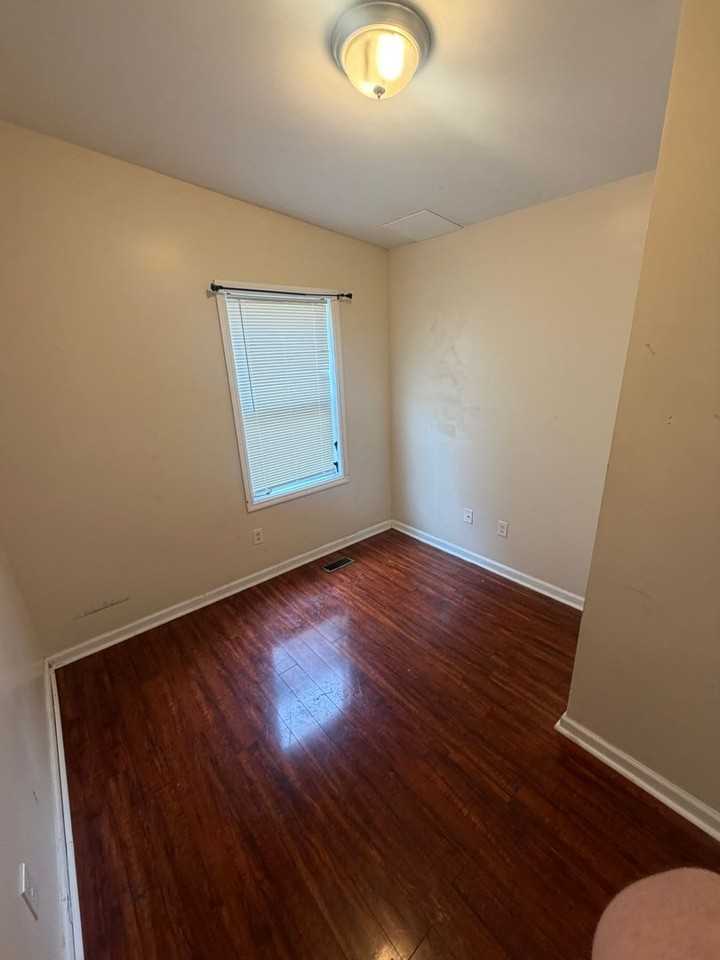 380 3rd St - Photo 4 of 9