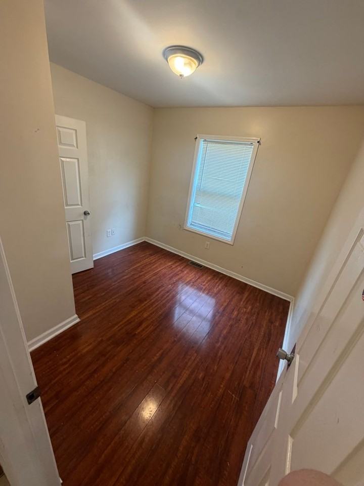 380 3rd St - Photo 5 of 9