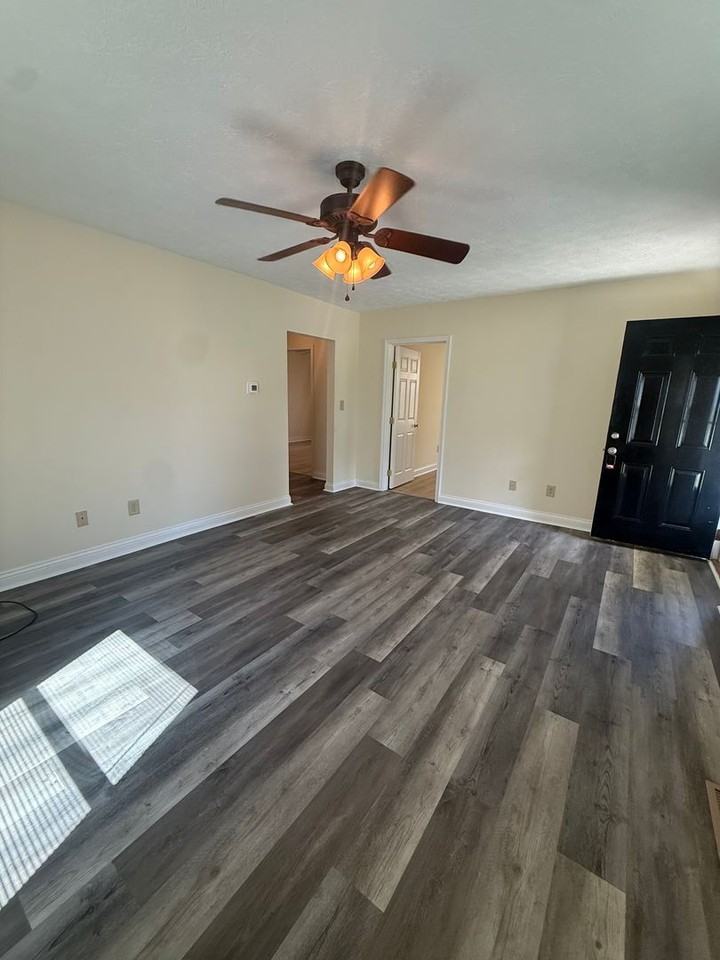 624 Addison Ave - Photo 2 of 9