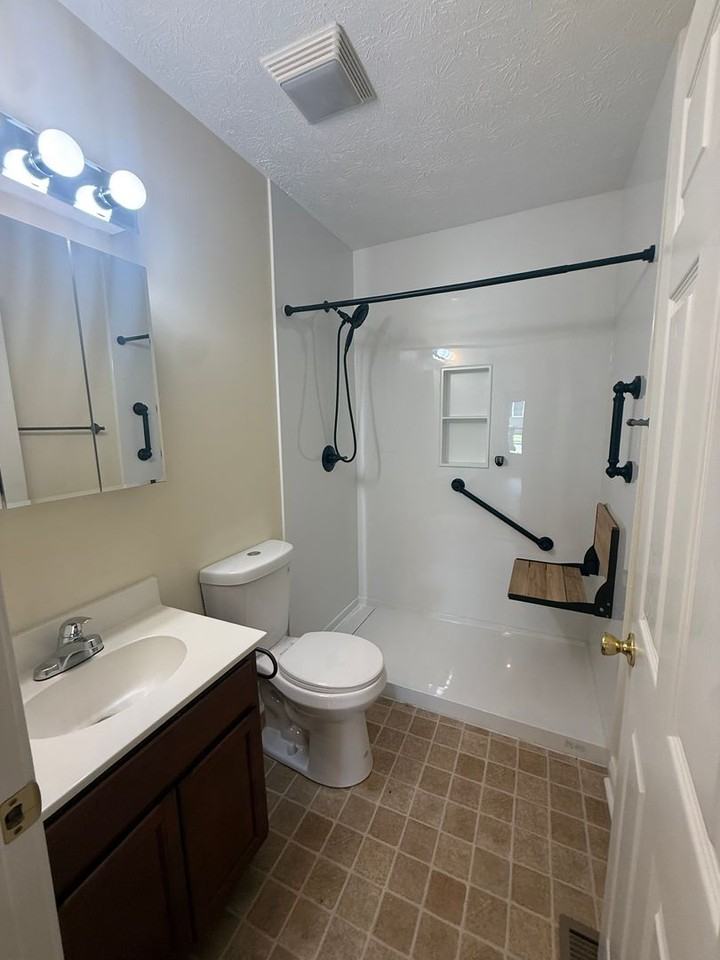 624 Addison Ave - Photo 5 of 9