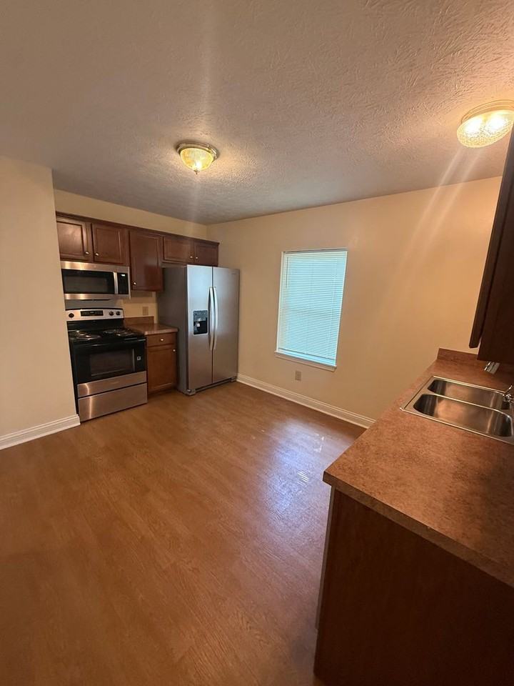 624 Addison Ave - Photo 6 of 9