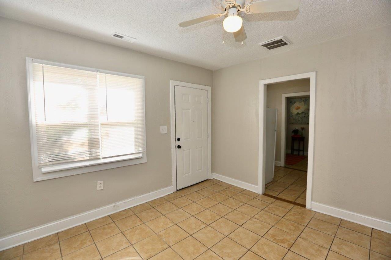 9581 19th Bay St - Photo 5 of 31