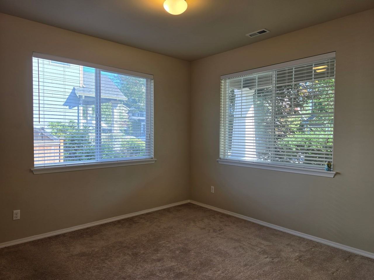 21697 Nw Monterey Loop - Photo 4 of 24