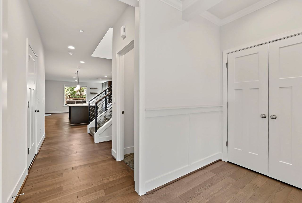 2359 Ne 150th St - Photo 2 of 30