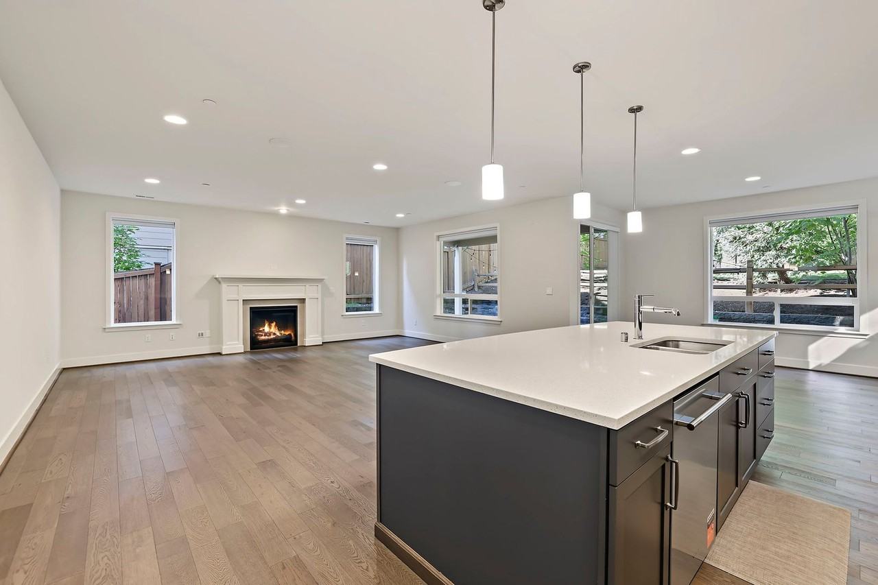 2359 Ne 150th St - Photo 6 of 30