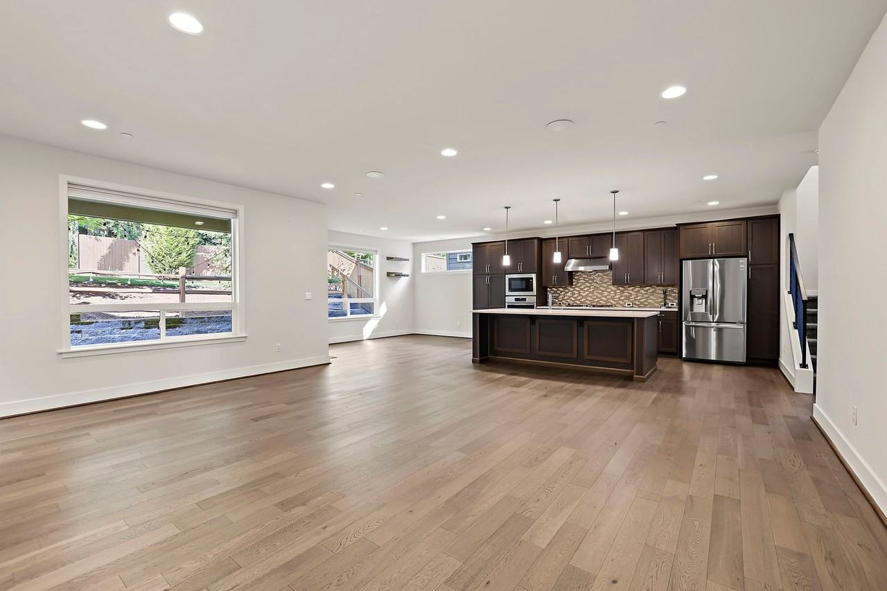 2359 Ne 150th St - Photo 5 of 32