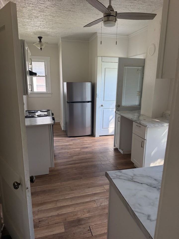 331 W Johnny Lytle Ave - Photo 4 of 9