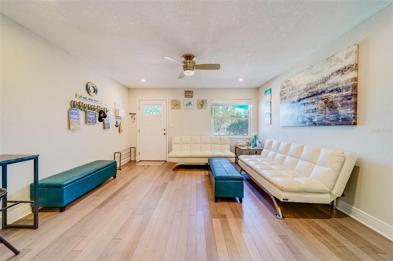 11472 Park Blvd - Photo 2 of 50