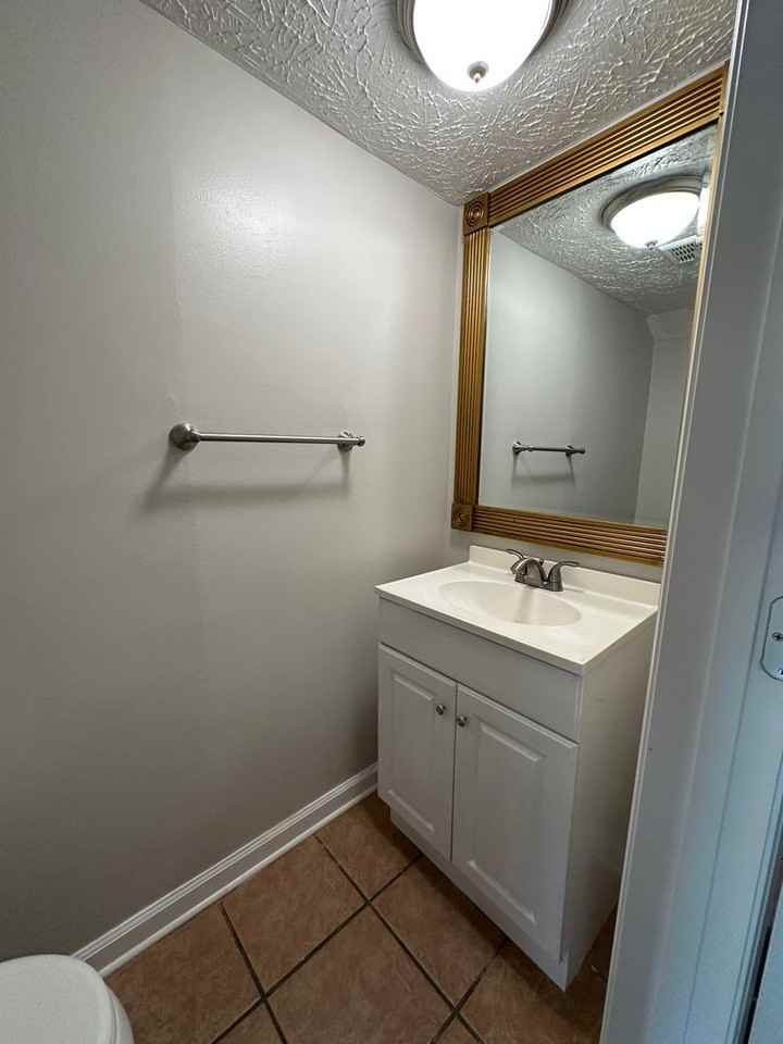 1405 Forest Ave - Photo 6 of 16