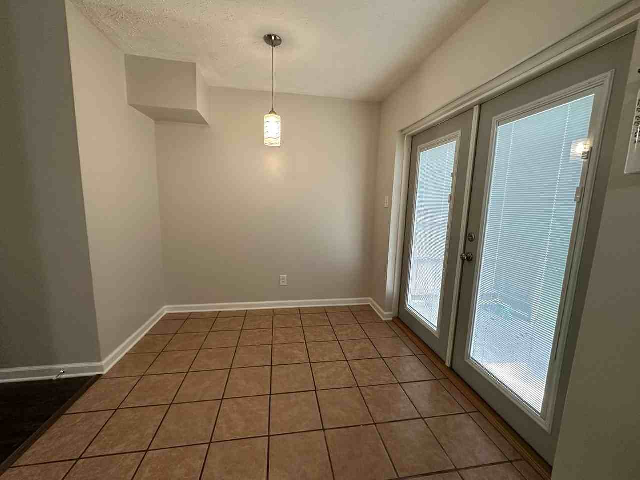 1405 Forest Ave - Photo 7 of 16