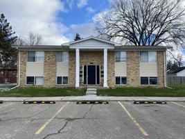 featured image of 312 N Oak St