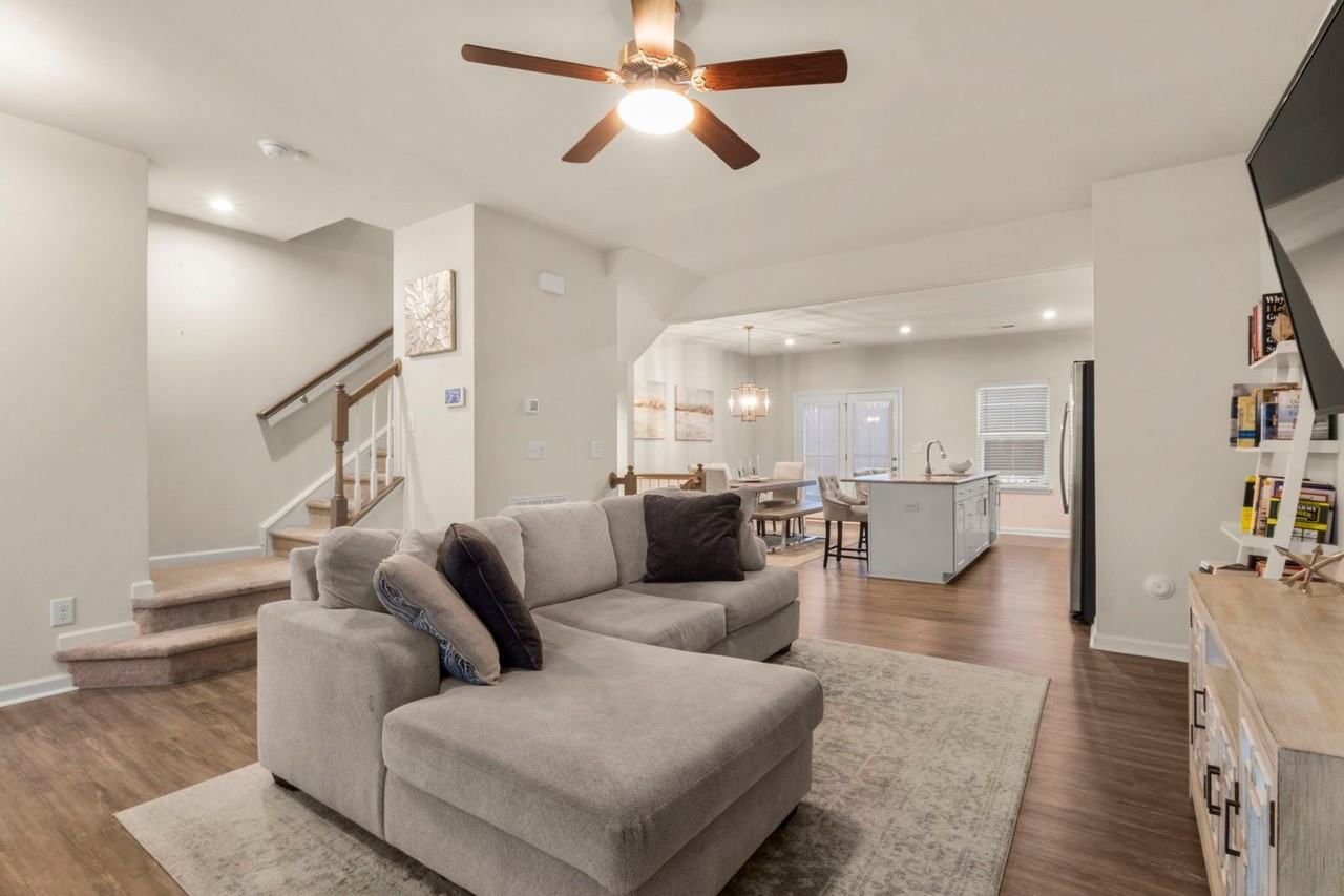 11709 Blessington Rd - Photo 5 of 28