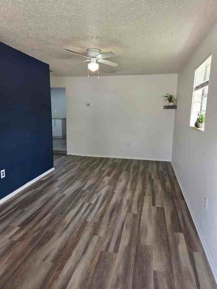 2915 36th Ave W - Photo 4 of 22