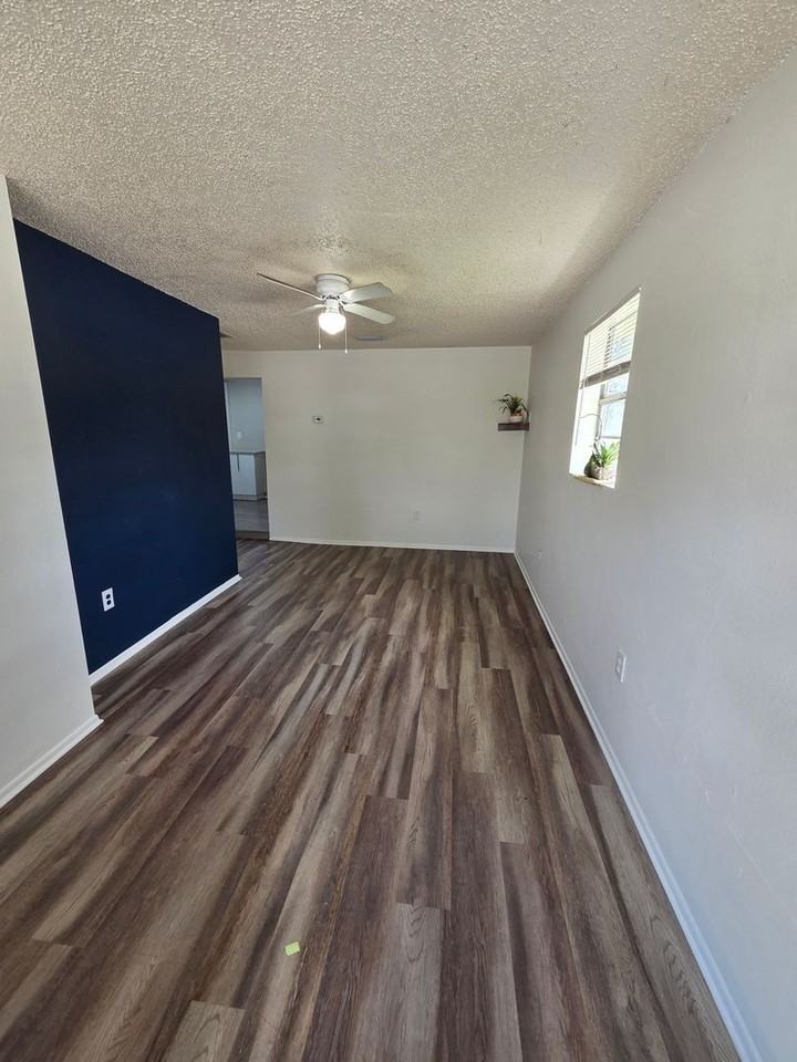 2915 36th Ave W - Photo 5 of 22