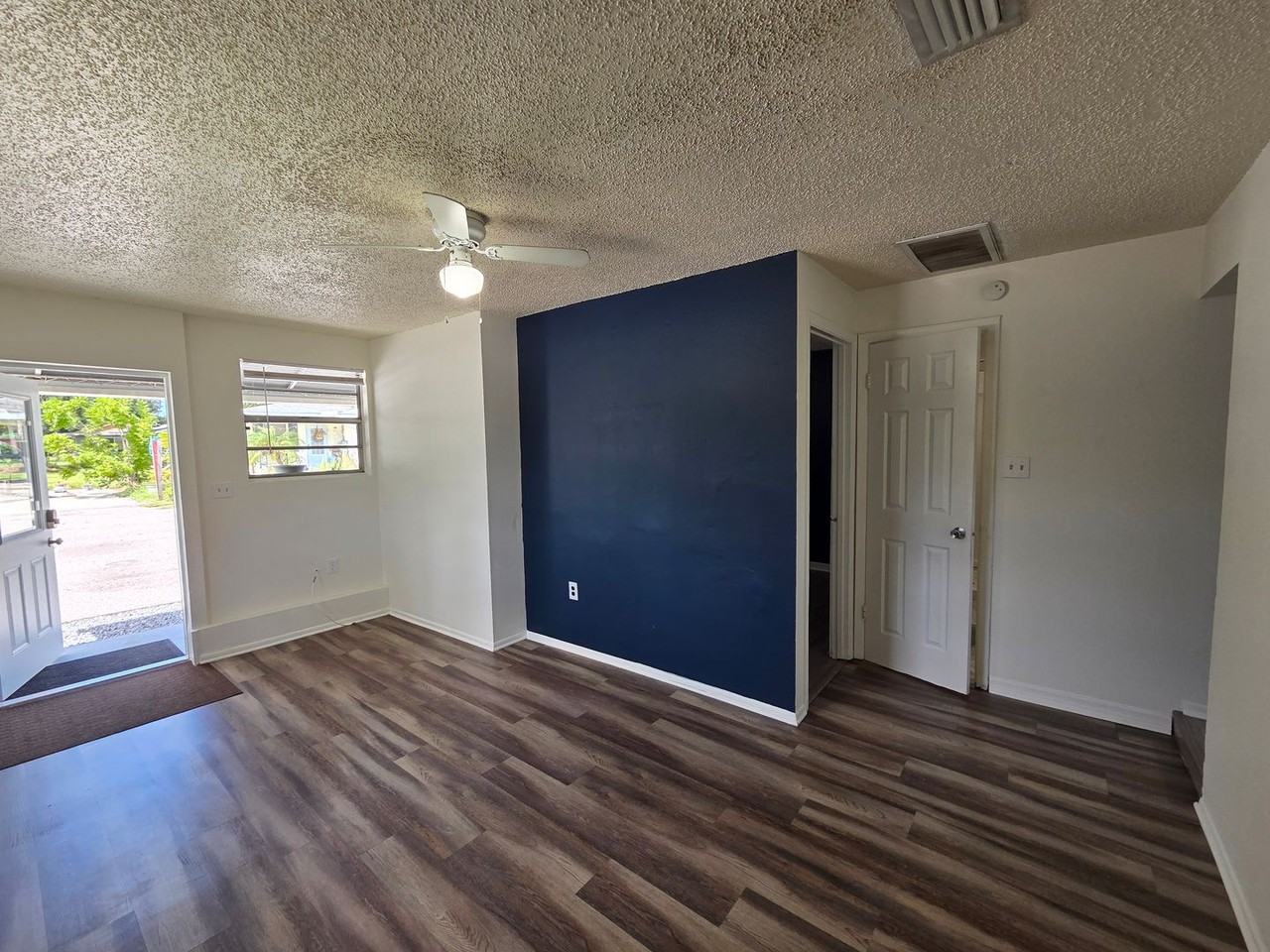 2915 36th Ave W - Photo 6 of 22