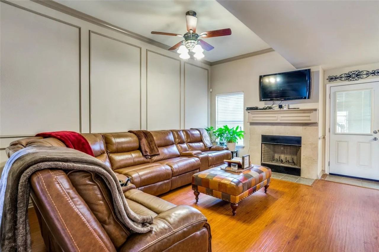 12629 Oceanside Dr - Photo 4 of 21
