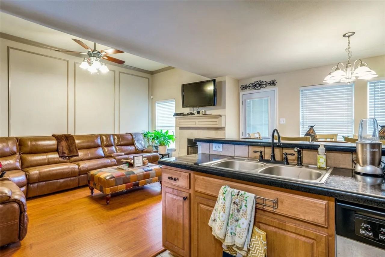 12629 Oceanside Dr - Photo 5 of 21