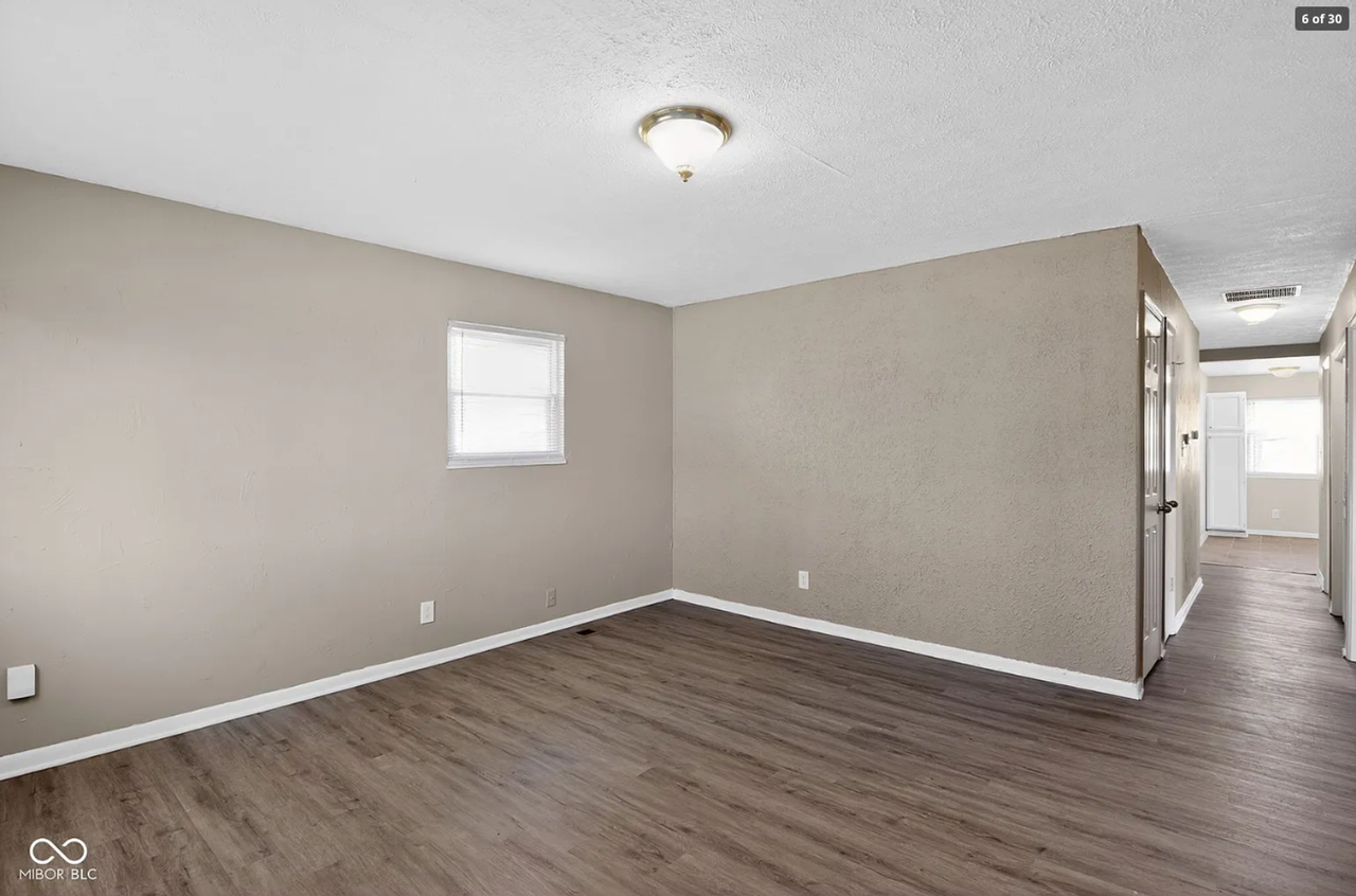 2835 Baltimore Ave - Photo 4 of 10
