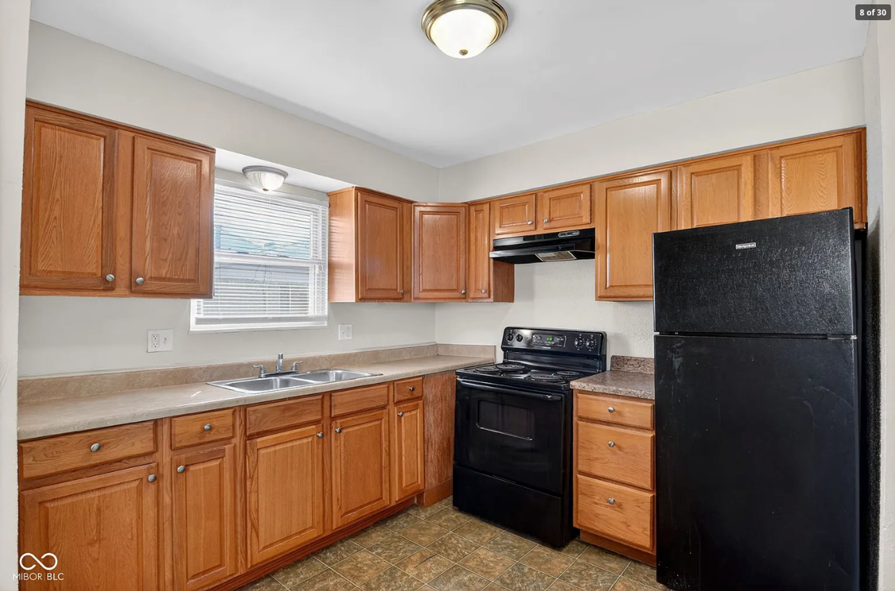 2835 Baltimore Ave - Photo 6 of 10