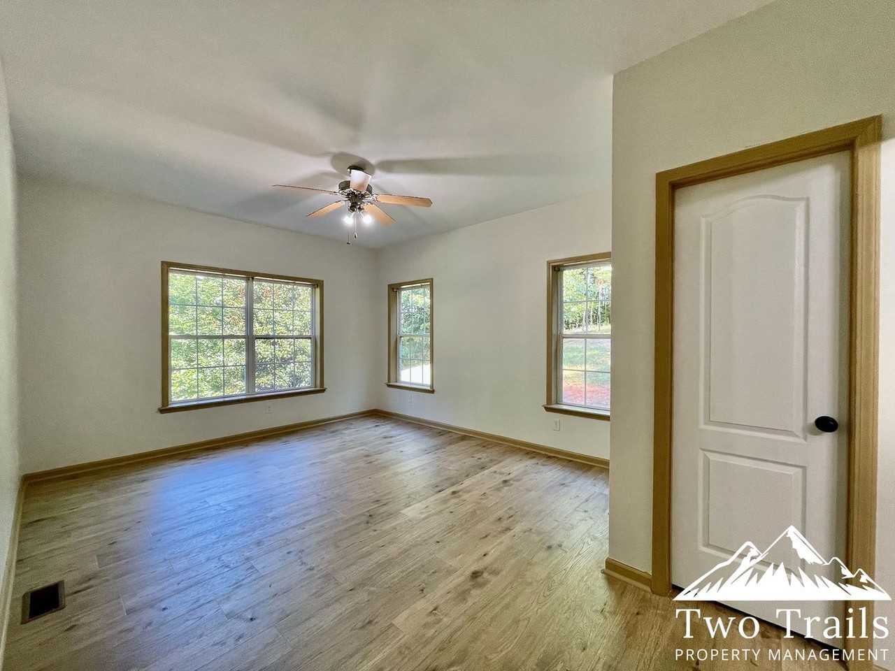 5282 Brevard Rd - Photo 7 of 16