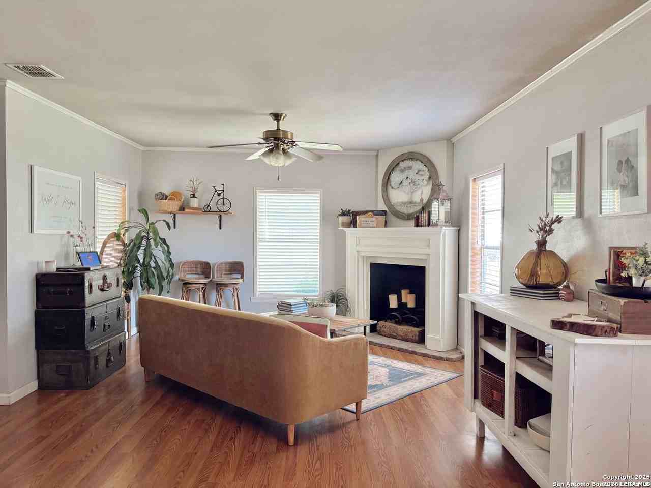 16918 Mount Everest St - Photo 3 of 18