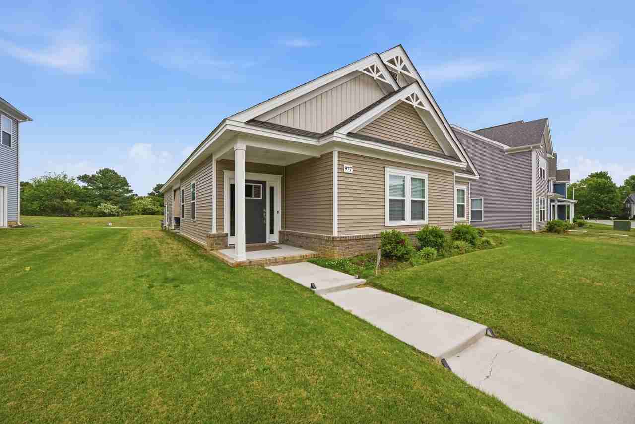 977 Hillpoint Rd - Photo 2 of 45