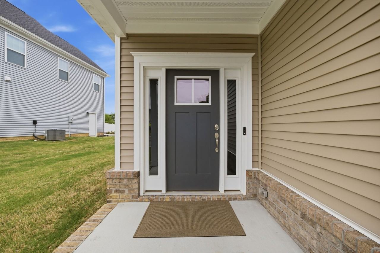 977 Hillpoint Rd - Photo 5 of 45
