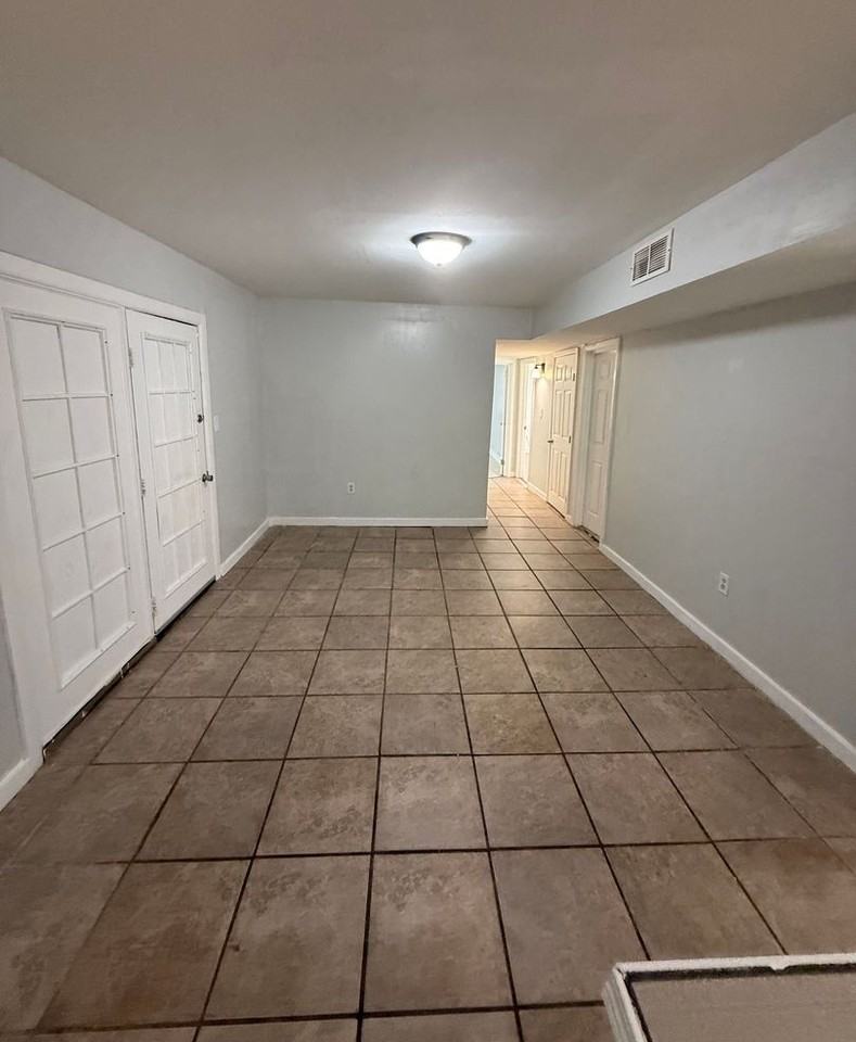 2748 Woodside Dr - Photo 6 of 10