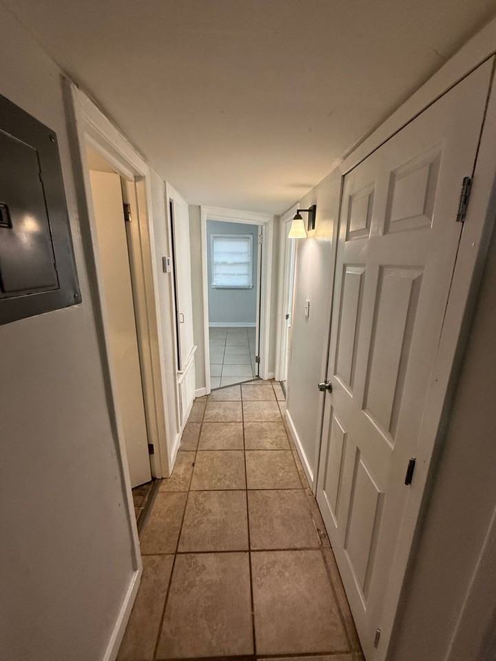 2748 Woodside Dr - Photo 7 of 10