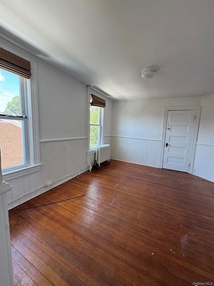 253 Sea Cliff Ave #1 - Photo 3 of 17