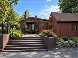 featured image of 633 Oscawana Lake Rd #1