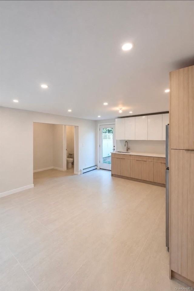 60 Schneider Ave - Photo 3 of 20
