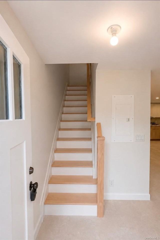 60 Schneider Ave - Photo 7 of 20