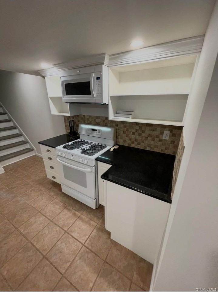 17 Cobbler Ln - Photo 3 of 12