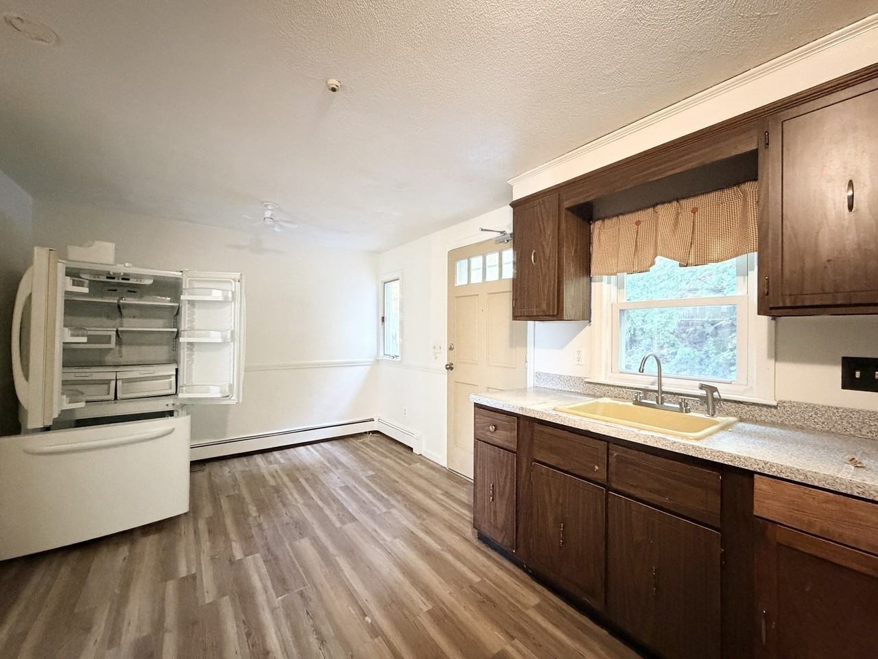 2 Filbert St #4 - Photo 4 of 13