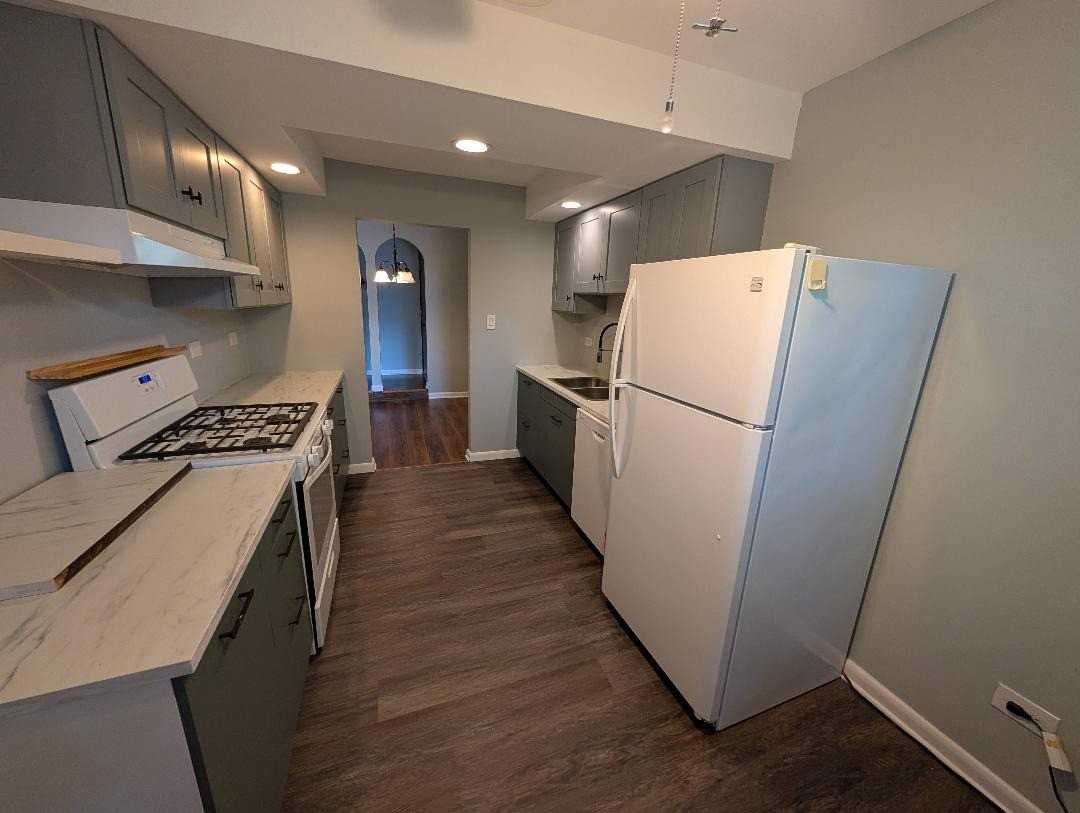 13628 Royal Ct #811 - Photo 3 of 19