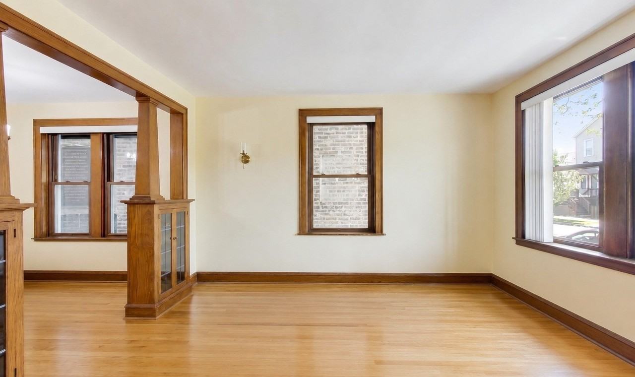 3427 S Emerald Ave #1 - Photo 3 of 17