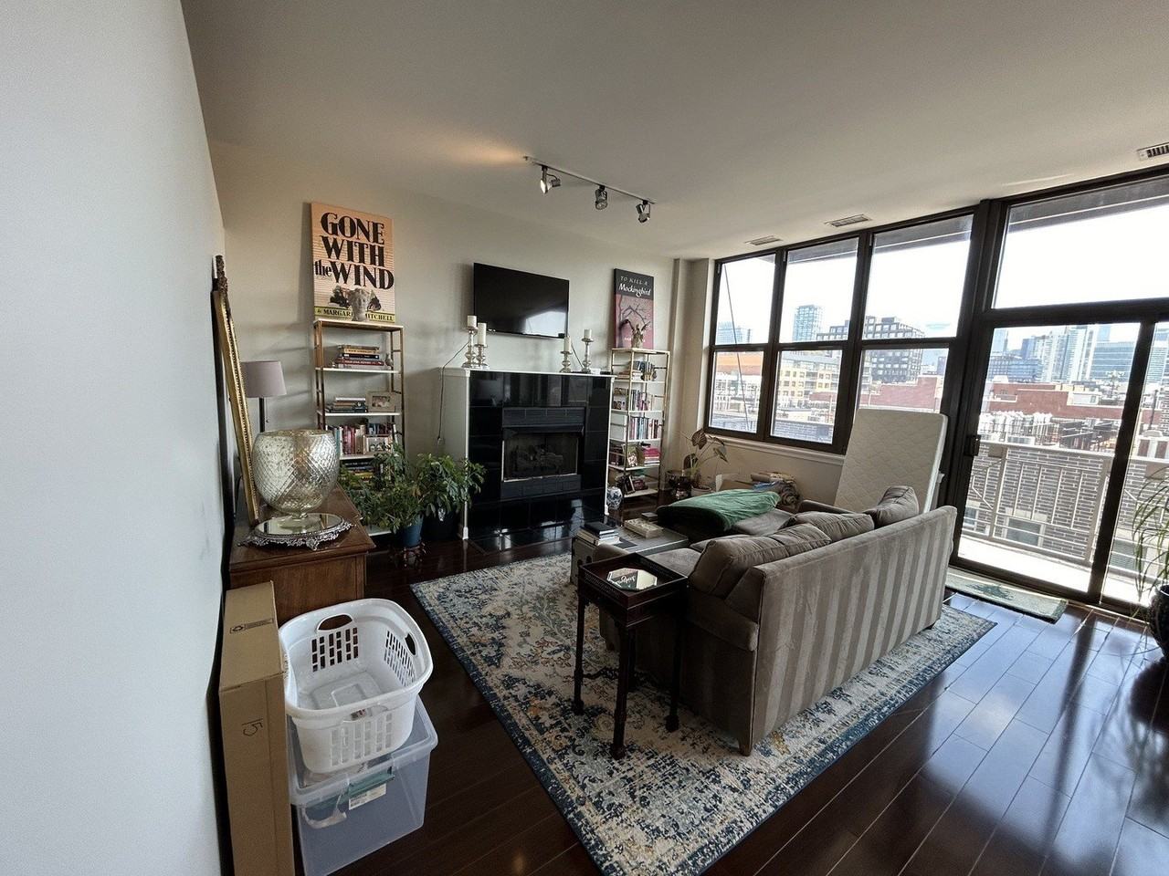 15 S Throop St #506 - Photo 5 of 10