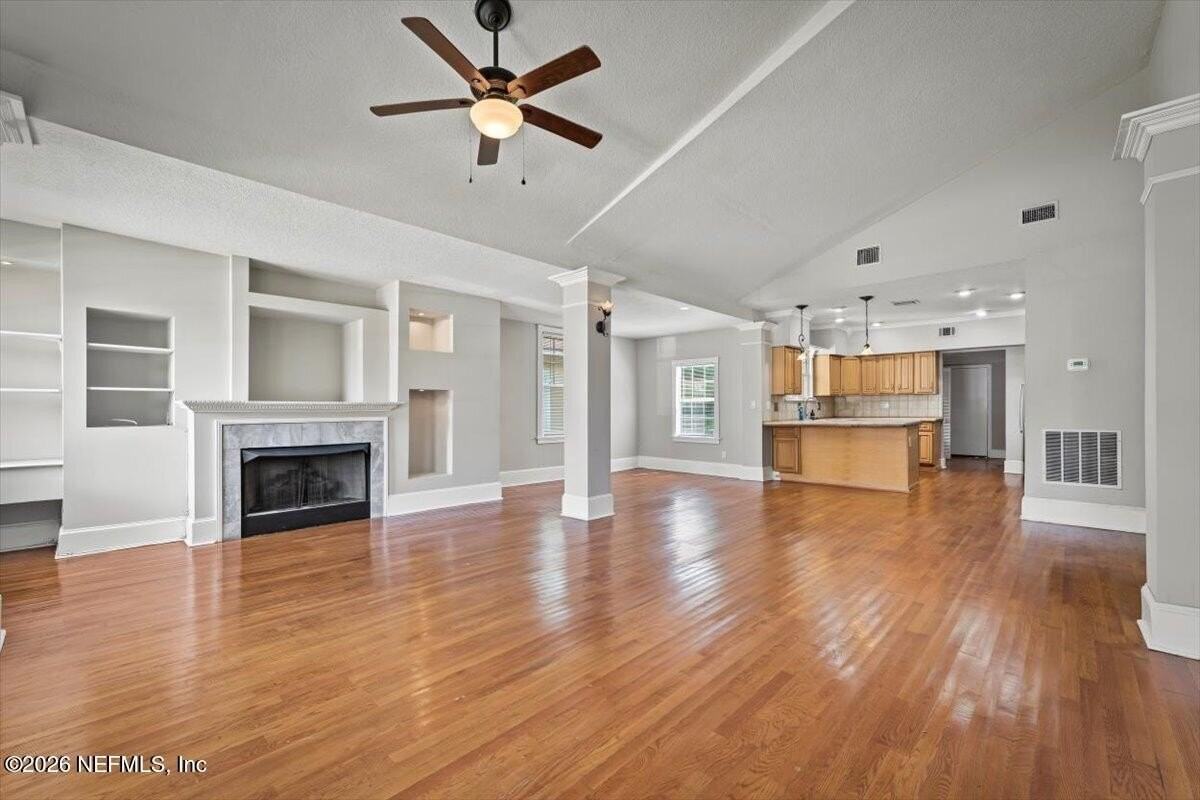 2886 Forbes St - Photo 5 of 35