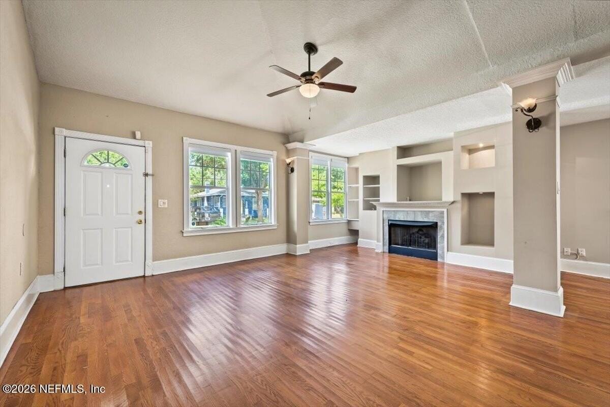 2886 Forbes St - Photo 6 of 35