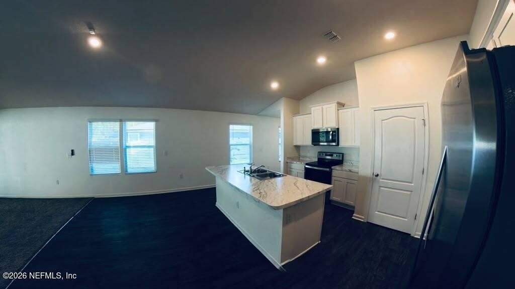 8454 Cape Fox Dr - Photo 3 of 24