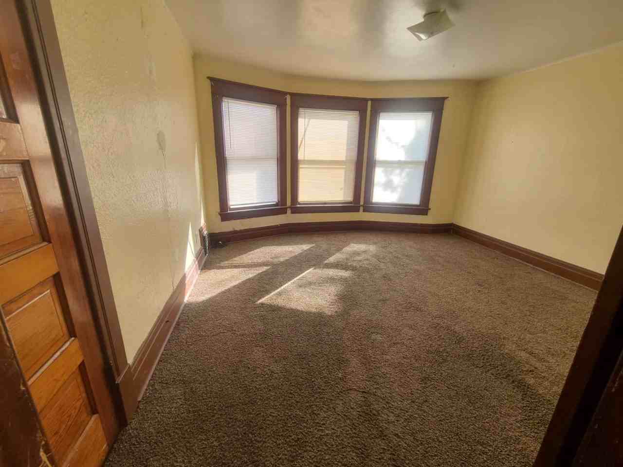 731 West 3rd Street - 733 1/2 #733-1-2 - Photo 3 of 7
