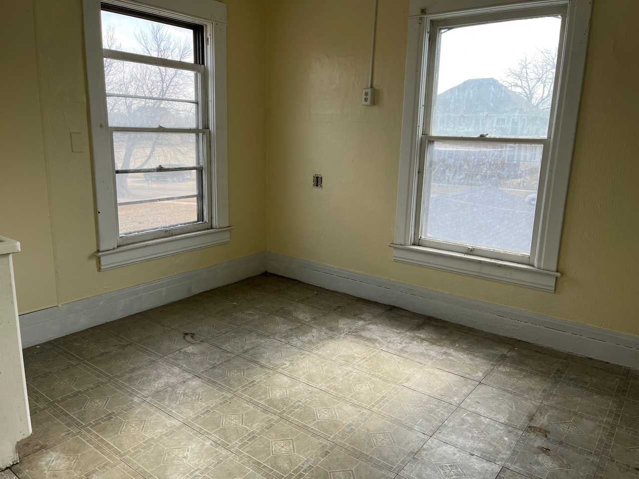731 West 3rd Street - 733 1/2 #733-1-2 - Photo 6 of 7