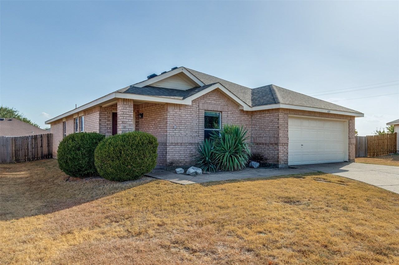 409 Bonnie Ct - Photo 2 of 20