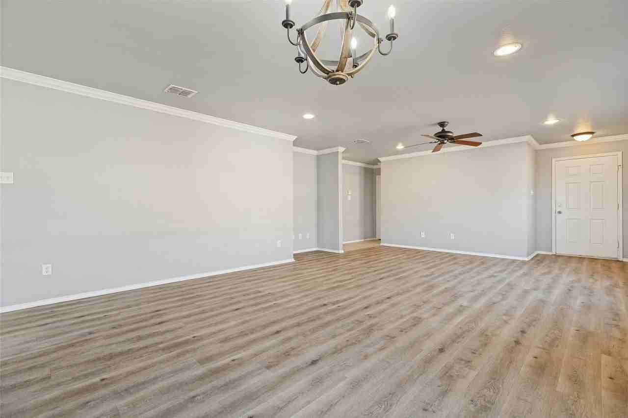 409 Bonnie Ct - Photo 5 of 20