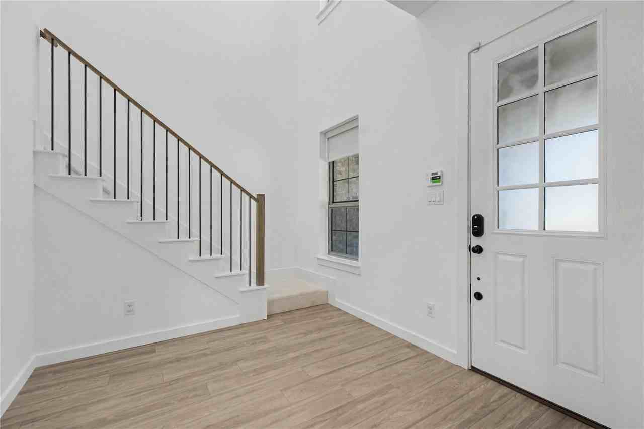 4533 English Maple Dr - Photo 5 of 38