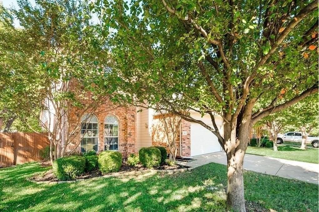 313 Londonderry Ln - Photo 2 of 26