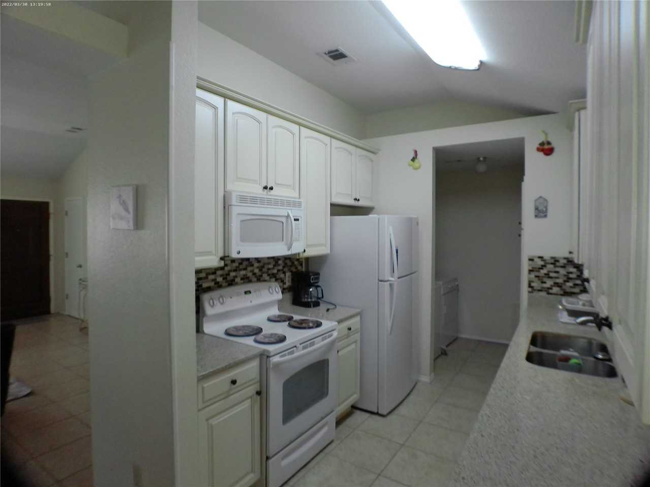 11802 Hickory Garden Dr - Photo 3 of 9