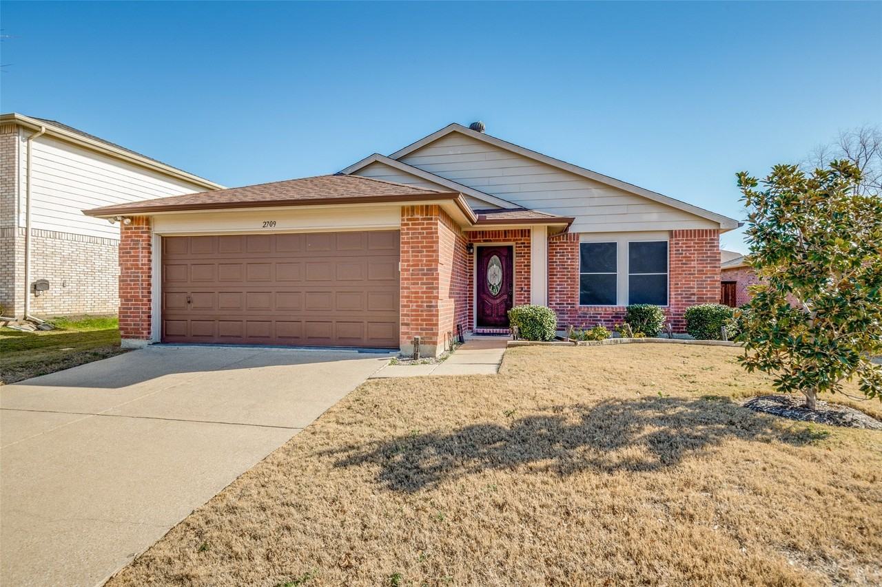 2709 Cedar Crest Dr - Photo 2 of 25
