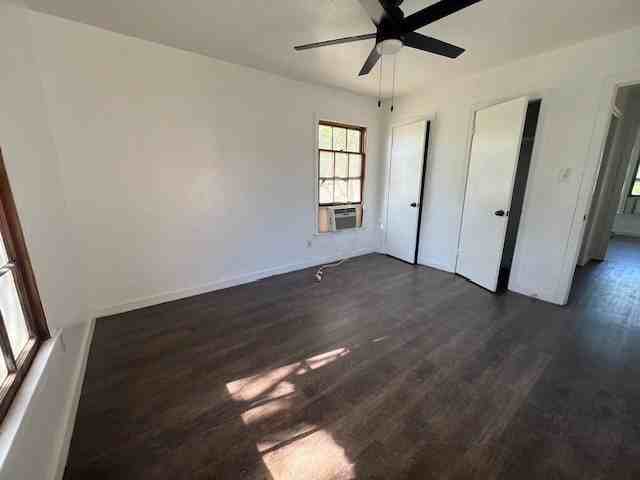 1466 Park Ave - Photo 6 of 11
